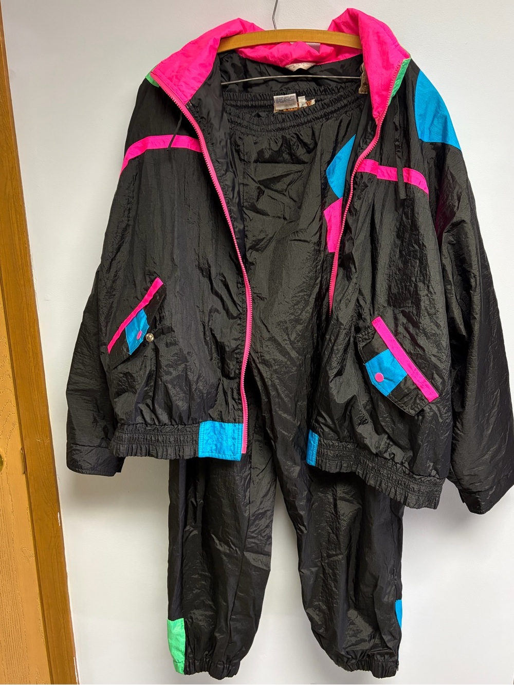 Black Retro Windbreaker Set with Pink & Teal Accents